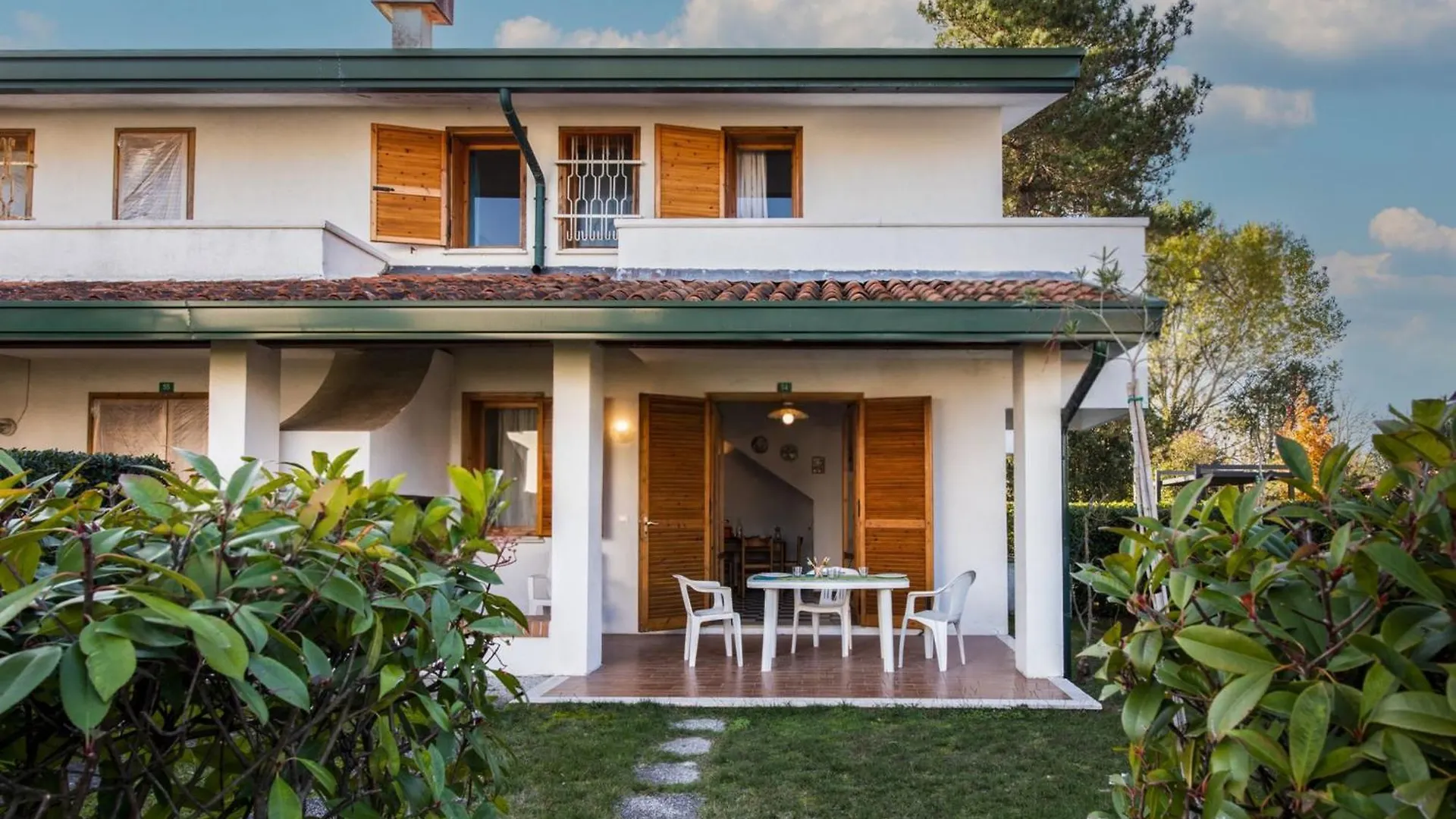 Townhouse With Pool, Garden And Close To Beach Bibione