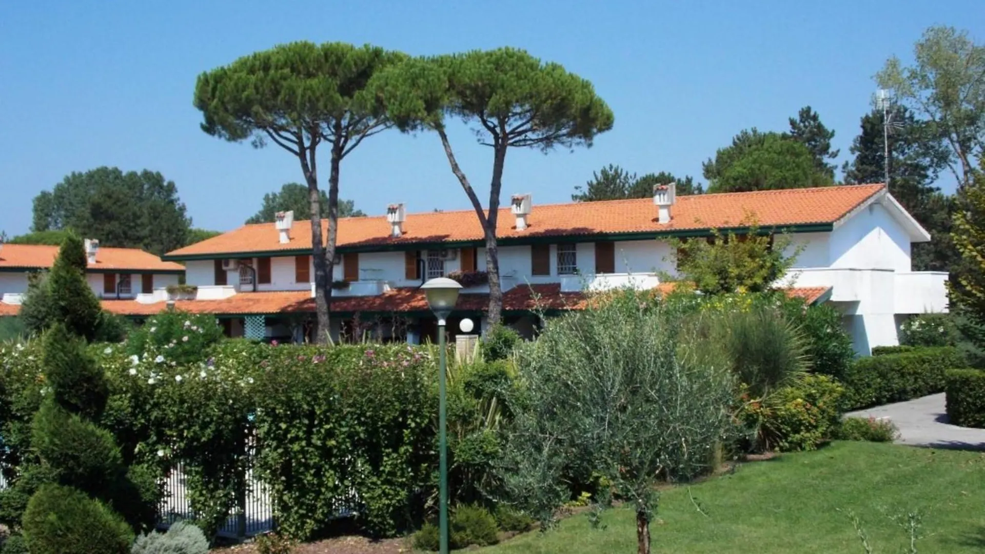 Townhouse With Pool, Garden And Close To Beach Bibione 0*,  Italy
